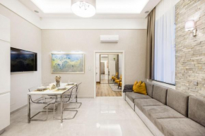 DownTown Deluxe Apartment